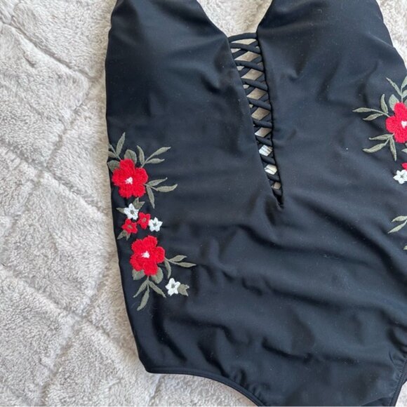 Hollister | Black and Red Floral Emboridered Monokini Swimsuit | Size Large - Picture 4 of 9